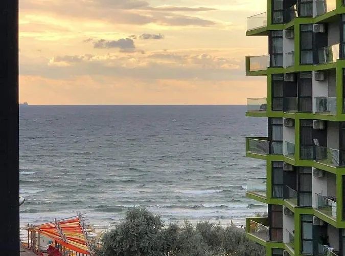 Apartament Cu La Mare *